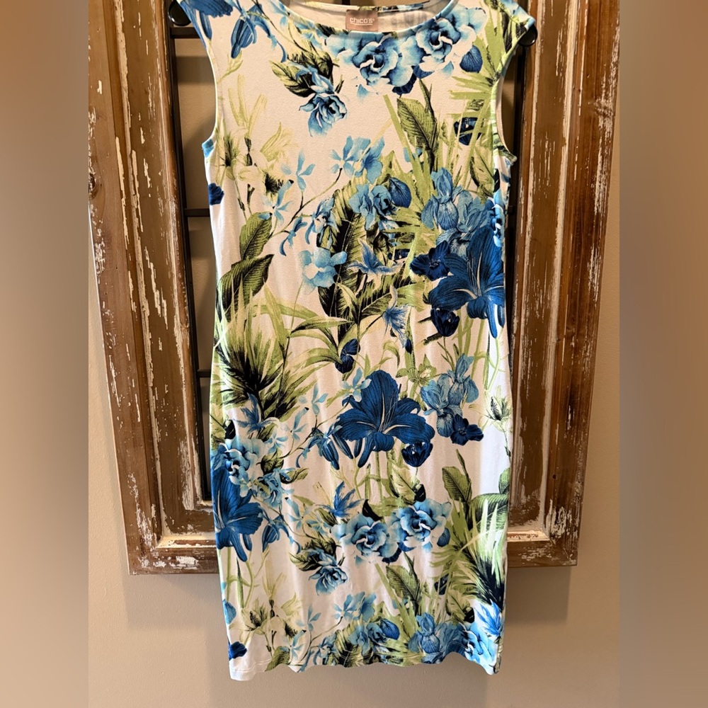 Chico’s Tropical Bloom design.Summer dress. Beautiful.EUC Size 0 Rayon/ Spandex